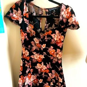 Cute Floral dress from For Love and Lemons. Xs.